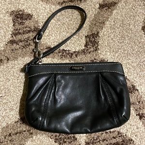 Coach wristlet black